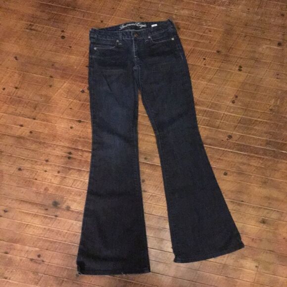 AEO real flare dark wash size 2 jeans - Picture 1 of 5